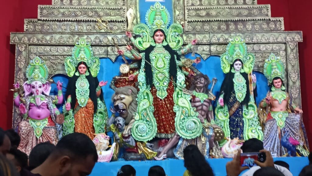 মাননীয় মণিক সাহা এইবার দুর্গাপূজার পূর্বে বেশ কয়েকটি গুরুত্বপূর্ণ নির্দেশনা দিয়েছেন